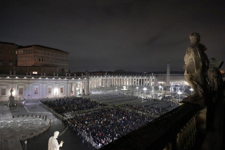 Pope Francis met at the hospital with Vatican No. 2, took major governing decisions