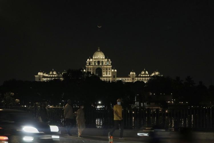 Syrians begin fasting during first Ramadan without Assad family rule in decades