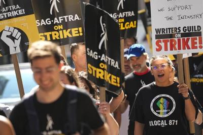 Hundreds of out-of-work ɫֱ film, TV workers tap into $1.2M in aid: charity