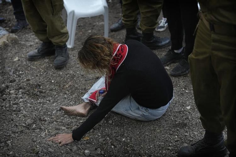 Heavy fighting rages near main Gaza hospital as Netanyahu dismisses calls for a cease-fire