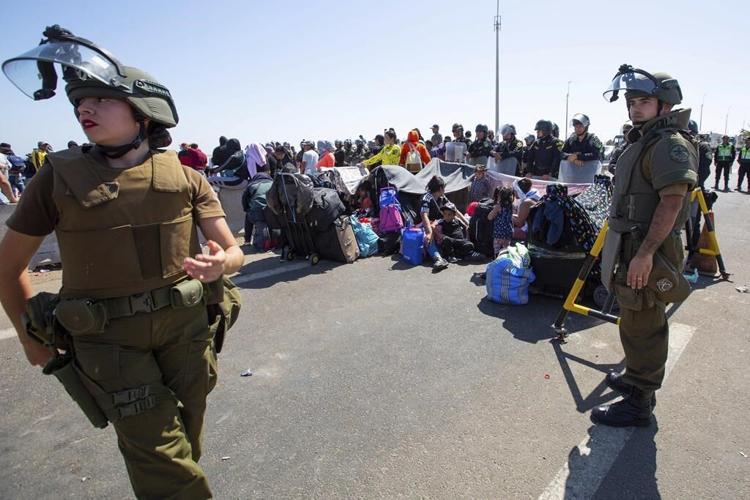 Migration crisis as hundreds stranded at Peru-Chile border