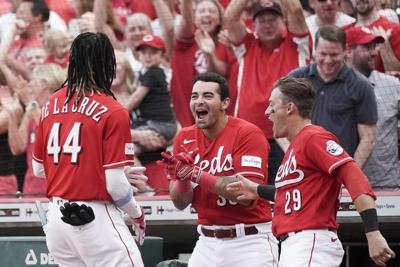 Schneider hits tiebreaking solo homer as Blue Jays edge Reds 4-3