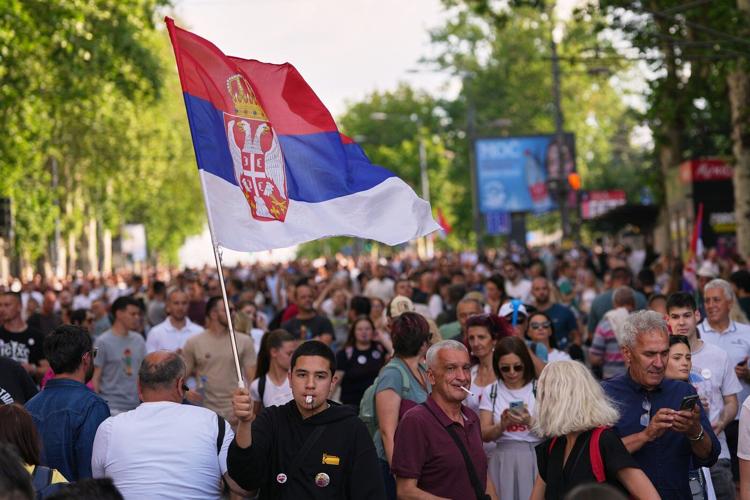 Tens of thousands rally in Serbia against authoritarian President Vucic