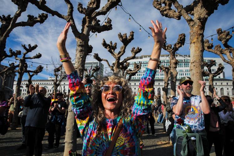 Thousands of fans celebrate life of legendary Grateful Dead guitarist Bob Weir in San Francisco