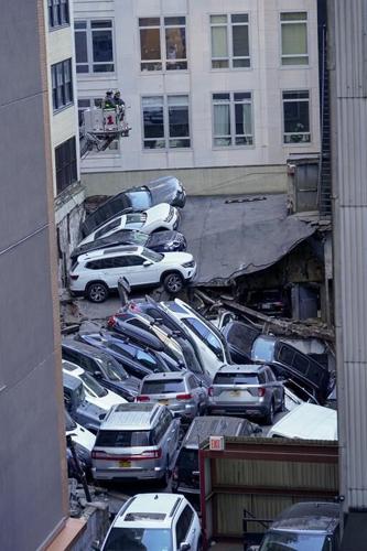 Parking garage collapses in NYC, killing 1; 5 injured