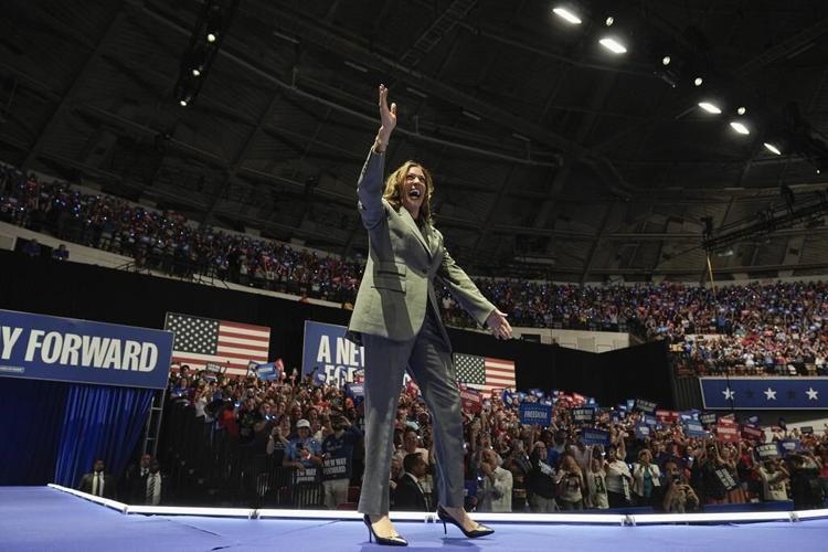 'She should be alive today' - Harris spotlights woman's death to blast abortion bans and Trump
