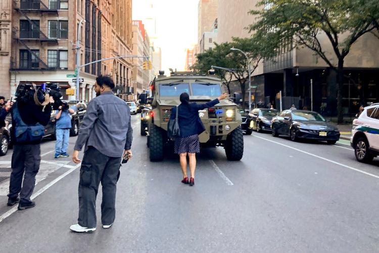 Immigration agents conducting sweep on NYC's famed Canal Street confronted by protesters