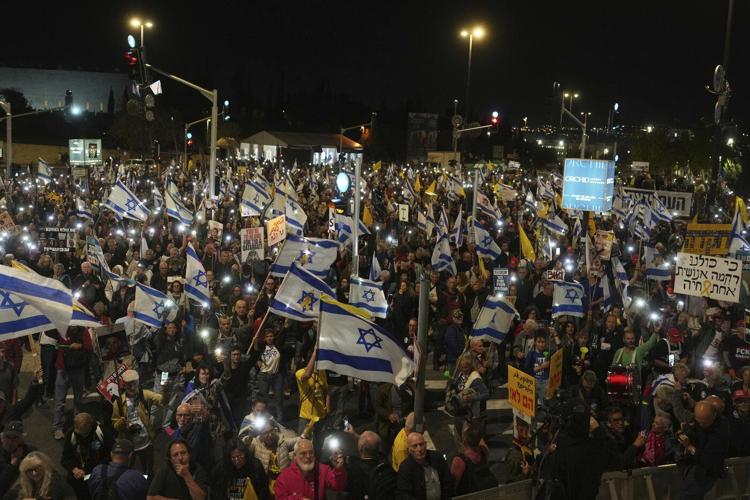 Netanyahu is rocked by a new scandal linking his close advisers to Qatar