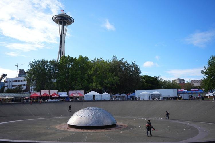 Police search for a second suspect following Seattle food festival shooting that killed 3