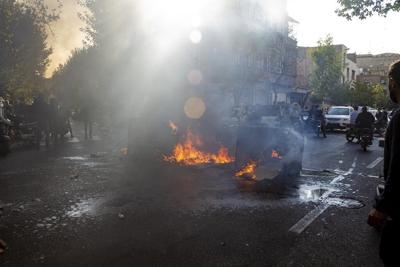 Iran's Guard warns protesters as more unrest roils country