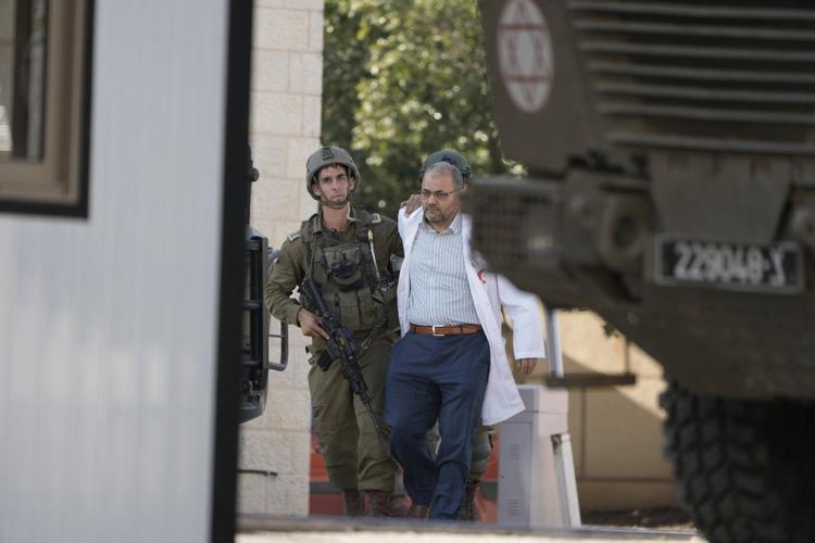 Middle East latest: Jewish settlers attack Palestinian towns and clash with Israeli troops