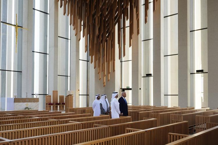 Live updates: Trump wraps up Mideast tour, meets business leaders, visits interfaith center