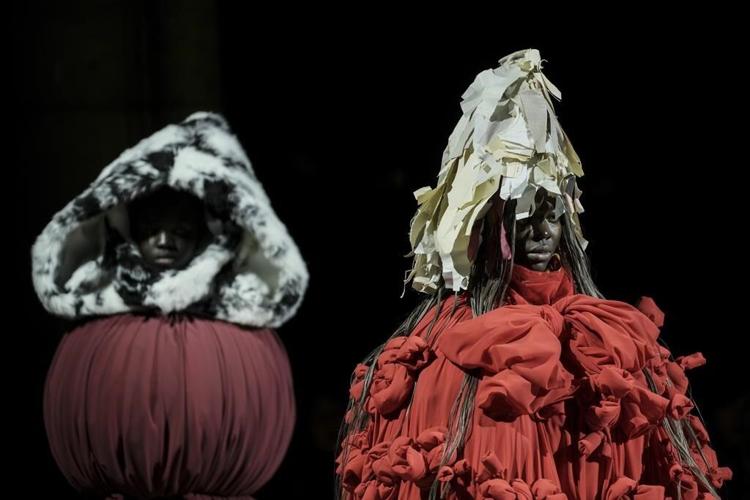 Paris Fashion Week spans minimalism and Renaissance blooms