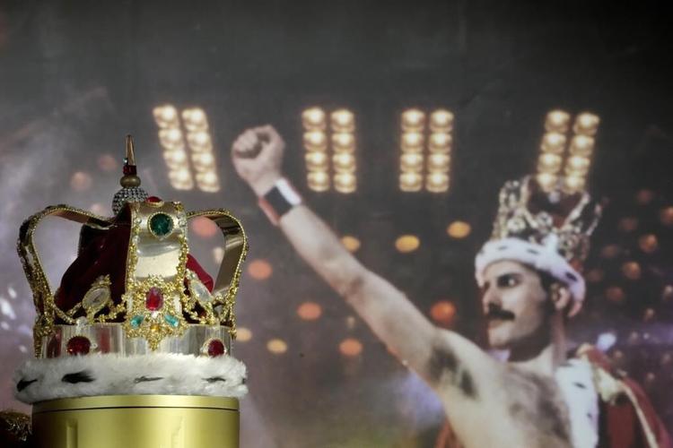 Freddie Mercury's beloved piano, song drafts and hundreds of personal items to go on sale
