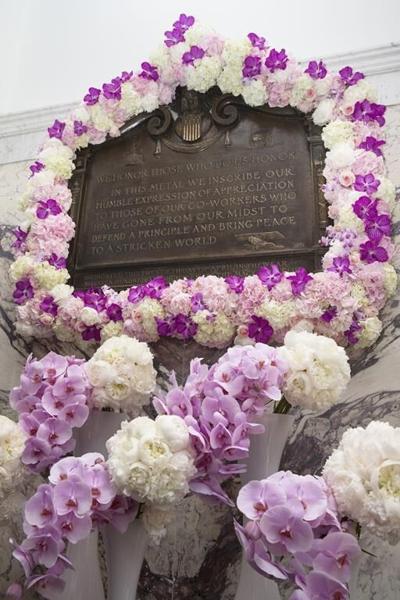 Wife of pilot in fatal sub implosion descended from couple who died on Titanic, report says