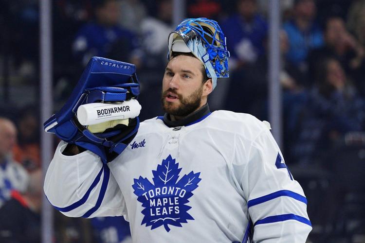 Stolarz departs Maple Leafs' game against Capitals with lower-body injury