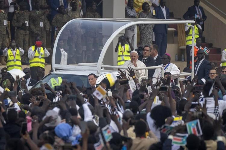 Pope makes final bid for peace, forgiveness in South Sudan