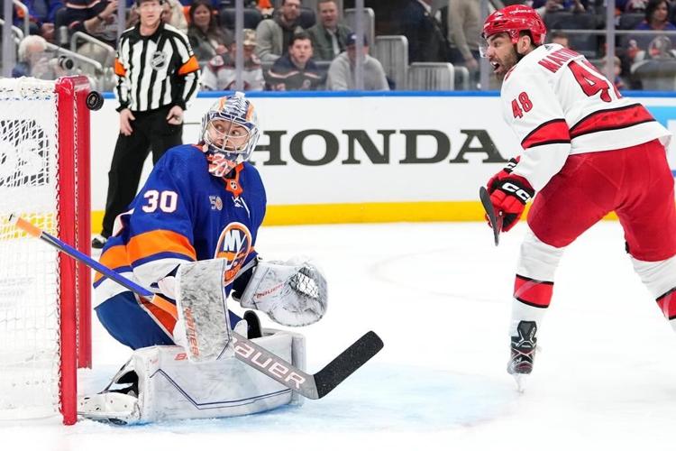 Stastny's OT goal sends Hurricanes past Isles into 2nd round