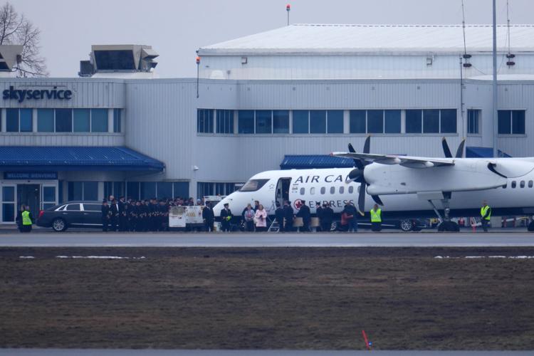 Photo-Gallery-NY-Air-Canada-Crash-Pilots 08
