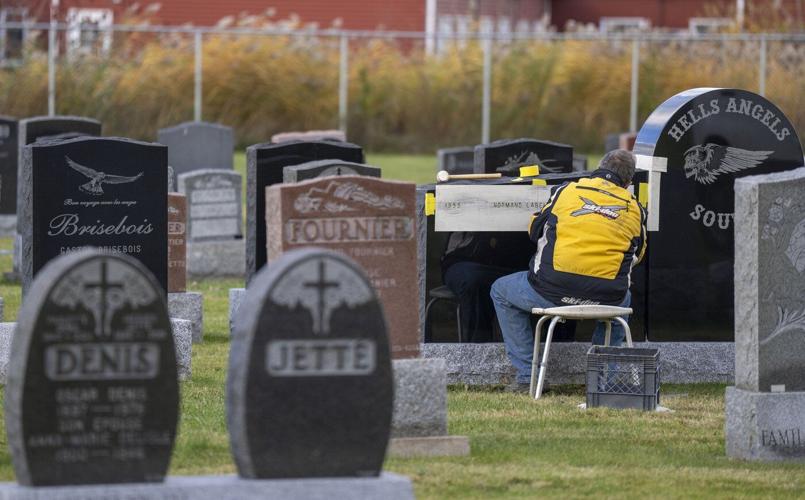 Name of veteran Hells Angels member appears on Montreal-area tombstone