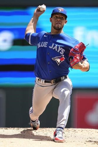 Blue Jays beat Twins 3-0 on Berríos' pitching, Kirk's hitting, Varsho's fielding
