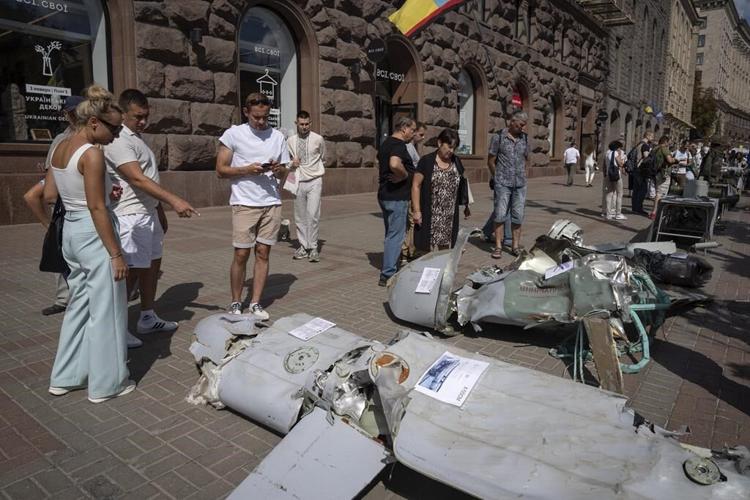 Ukraine marks Independence Day and vows to keep fighting Russia as it remembers the fallen