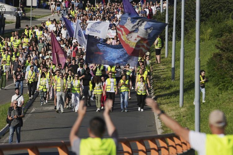 Serbia's protesting students rally to mark 7 months since train station tragedy