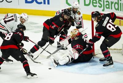 Senators win fourth straight by blanking Blackhawks 2-0