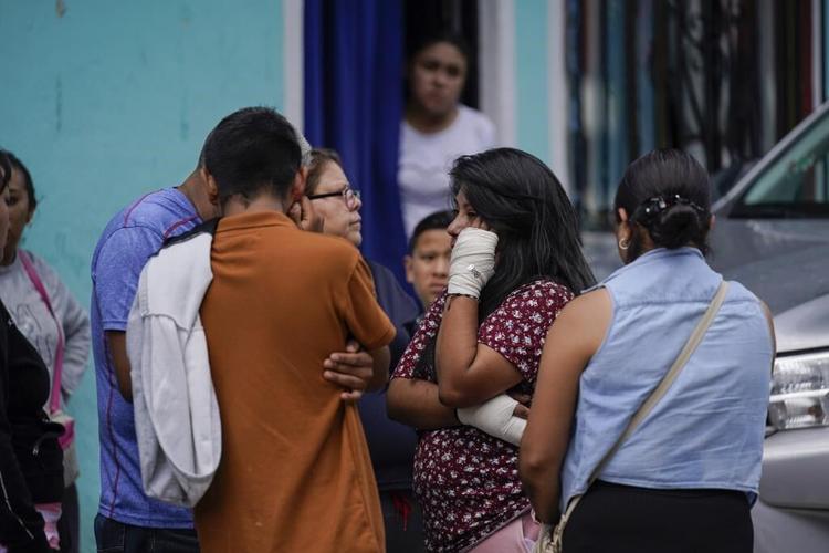 6 die in a landslide caused by heavy rains in Mexico