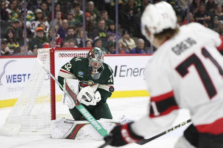 Josh Norris scores late power-play goal in the Senators' 3-1 victory over the Wild