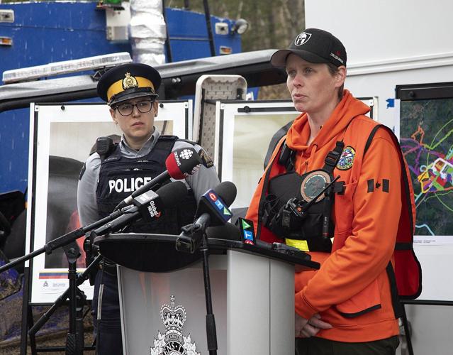 Searcher says no sign of missing N.S. children as renewed search enters second day