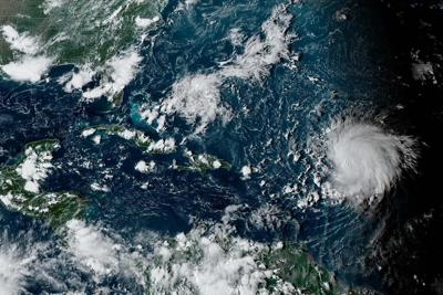 Les météorologues suivent de près la trajectoire de l'ouragan Lee