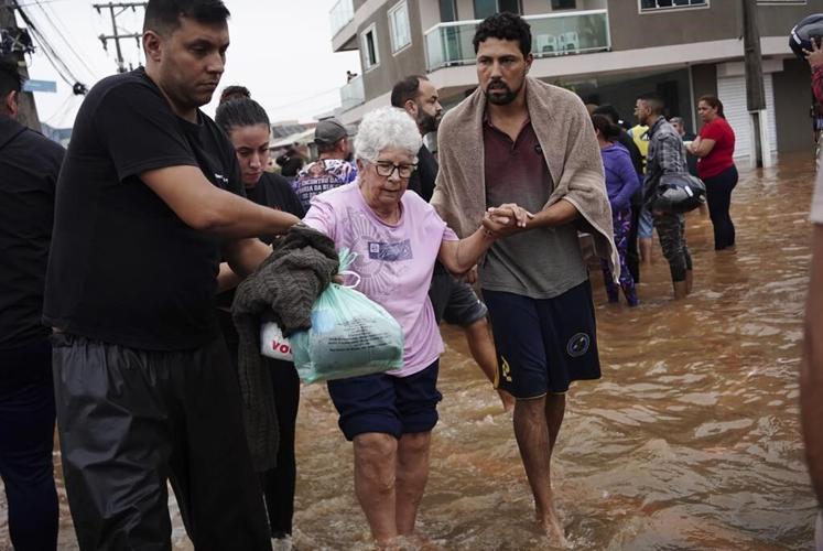 Floods in southern Brazil kill at least 75 people over 7 days, with 103 people missing