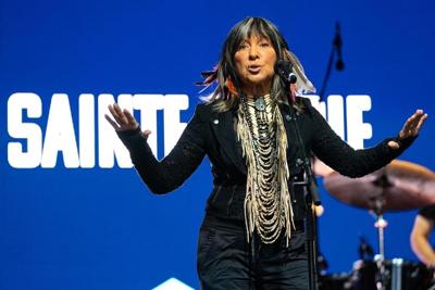Report raises questions about Buffy Sainte-Marie's Indigenous claim