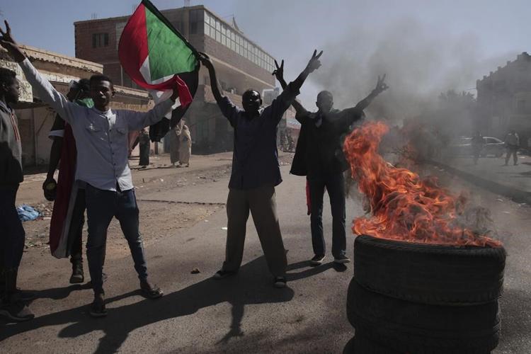 African Union gives 15-day ultimatum to Niger junta to end regime but soldiers seek continuity