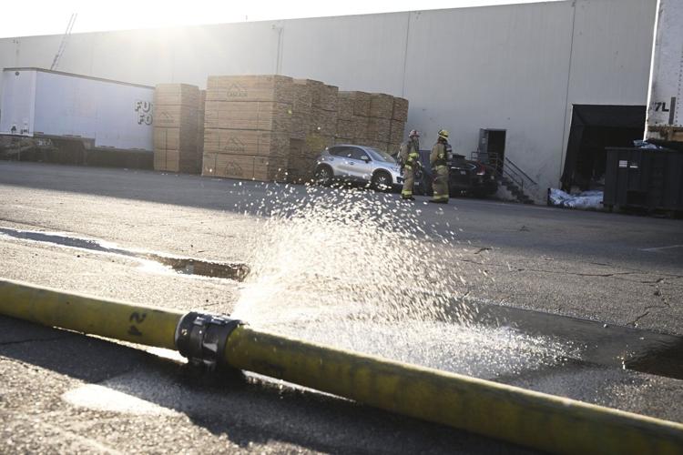 11 injured in small plane crash in Southern California