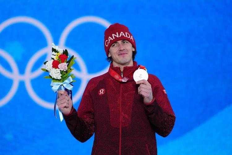 ɫtv snowboarder Mark McMorris healing from kneeing himself in the face, surgery