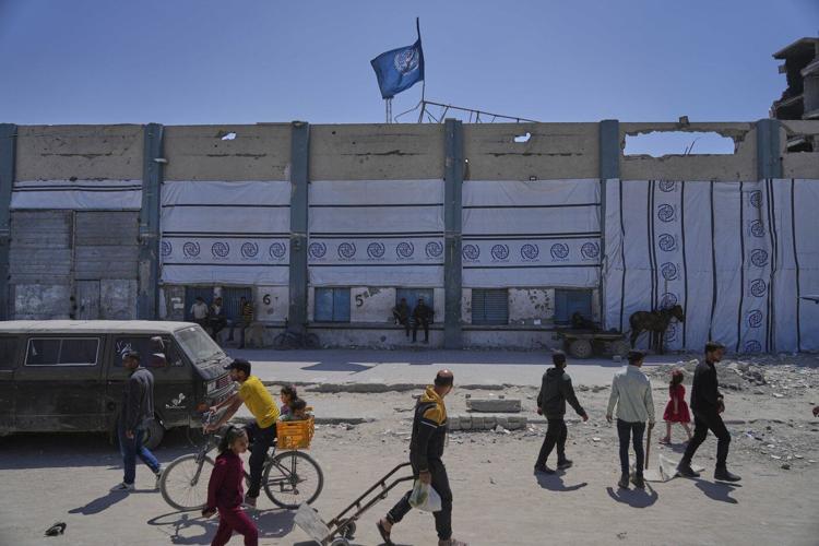 Witnesses and aid groups report looting in Gaza after two months of Israeli blockade