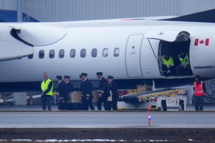 Photo-Gallery-NY-Air-Canada-Crash-Pilots 07