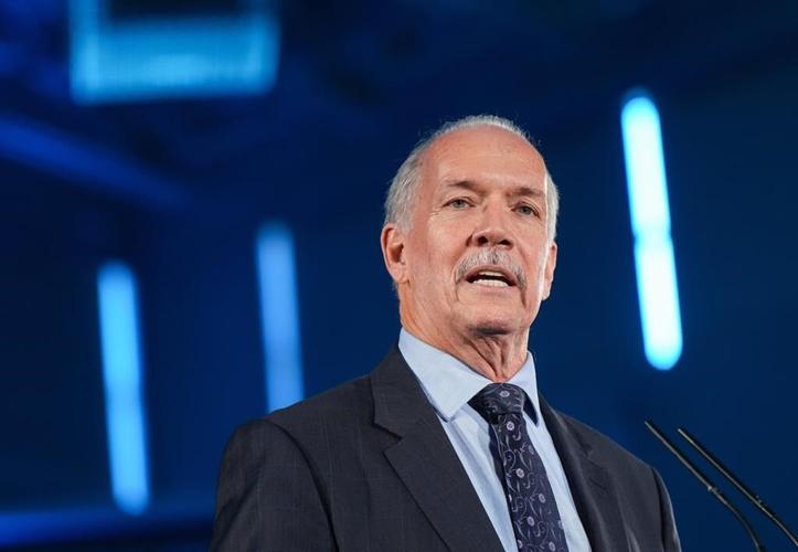 L'ex-premier ministre de la C.-B. John Horgan fait ses adieux à ses collègues députés