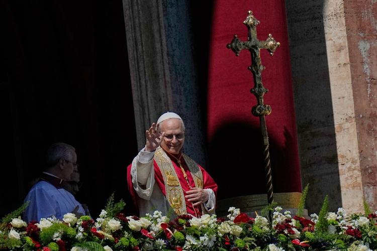 Pope Leo XIV urges peace in first Easter Mass, skips naming conflicts in Urbi et Orbi