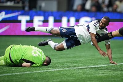 Veteran ɫtv international winger Junior Hoilett signs with Scotland's Hibernian