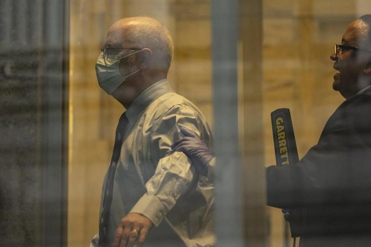 Lawyer urges jurors to acquit ex-NY doctor in sex abuse case