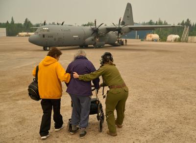 Manitoba residents fleeing scorching wildfires take refuge in Niagara Falls, Ont.