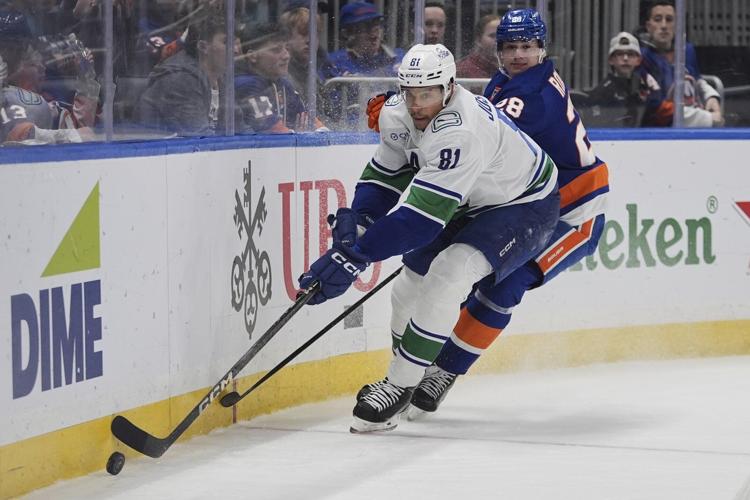 Maple Leafs acquire forward Dakota Joshua from Canucks for 2028 fourth-round pick