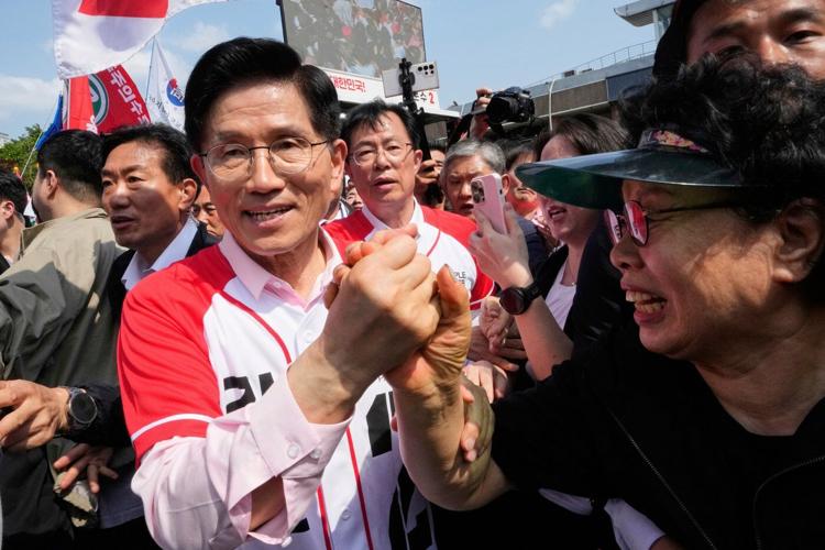 AP PHOTOS: South Koreans brace for a pivotal snap presidential election