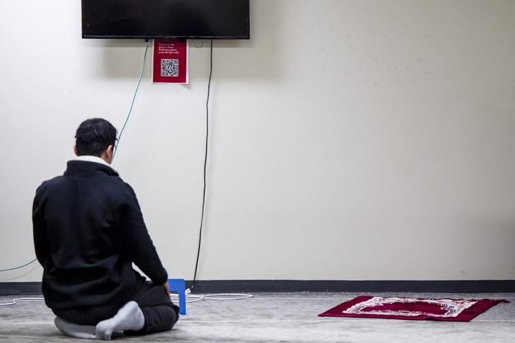 Montreal university students decry Quebec government's plan to ban prayer rooms