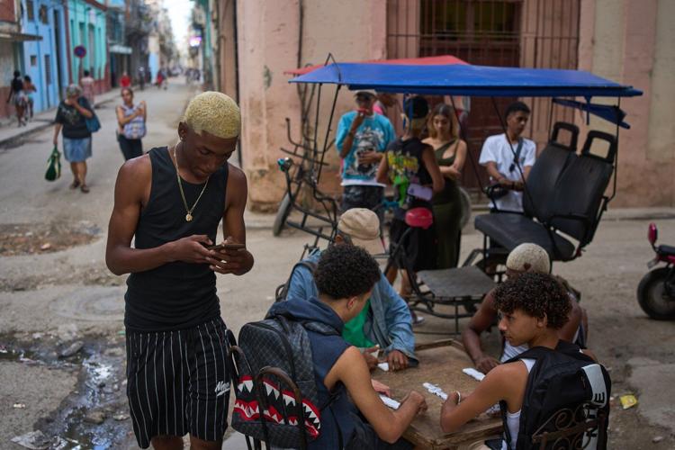 Cuban families receive 'Made in Mexico' essentials as crisis worsens