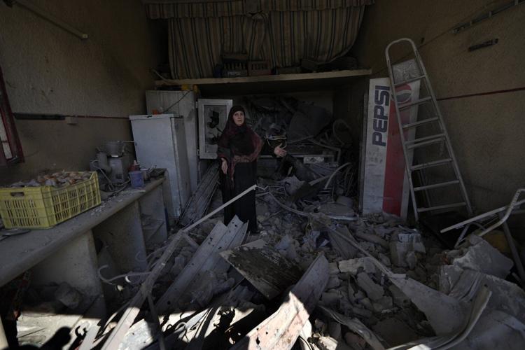 Israeli strikes hit southern Lebanon, but tense ceasefire holds