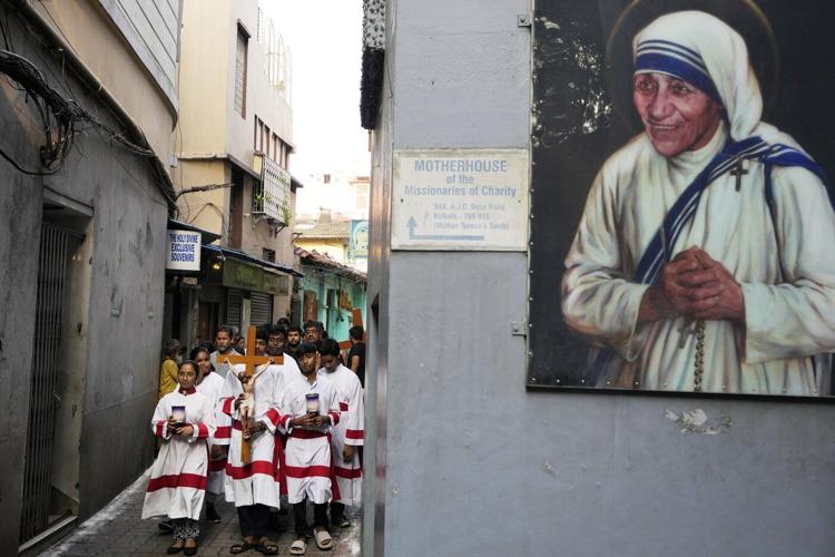 PHOTO COLLECTION: Good Friday Around the World